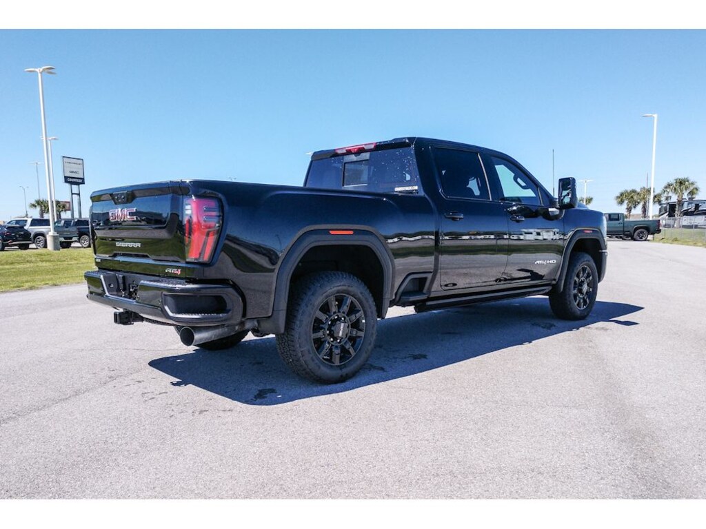 New 2026 GMC Sierra 2500 HD AT4 Truck Crew Cab