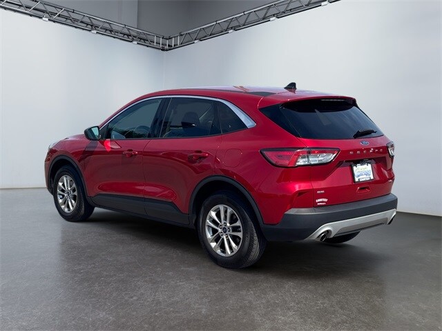 2022 Ford Escape SE photo 3