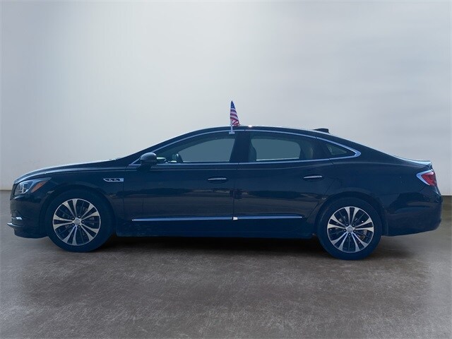 2019 Buick LaCrosse Essence photo 2