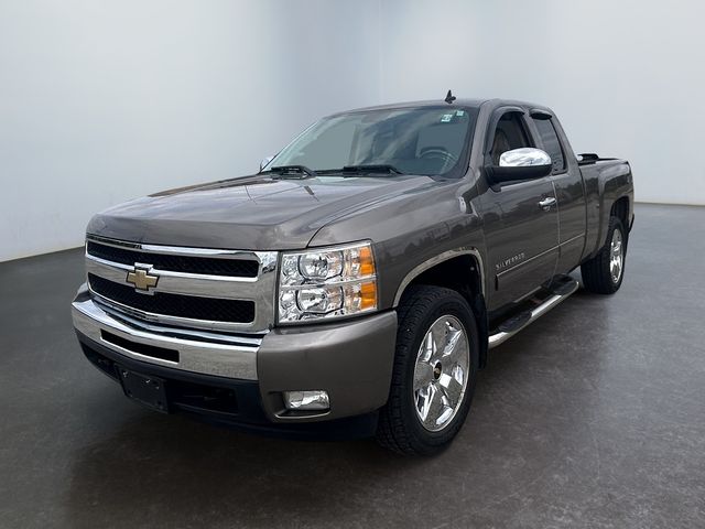 2011 Chevrolet Silverado 1500 LT 4X4 Extended Cab MWB's photo