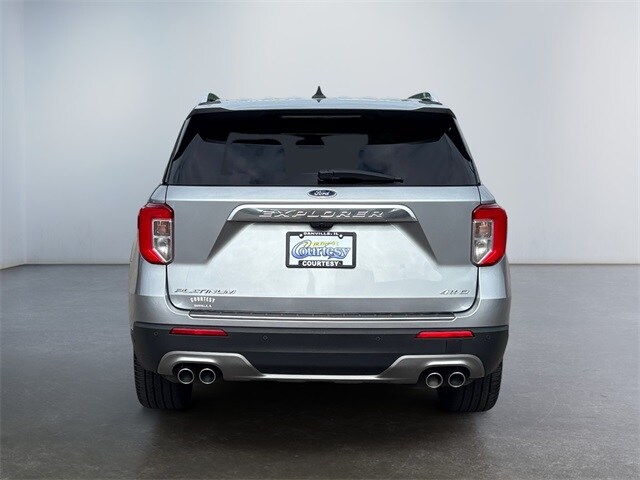 2022 Ford Explorer Platinum photo 4