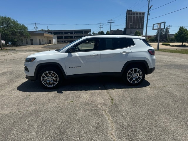 Used 2023 Jeep Compass Latitude Lux with VIN 3C4NJDFN0PT502498 for sale in Danville, IL