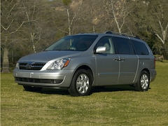 2007 Hyundai Entourage Minivan/Van