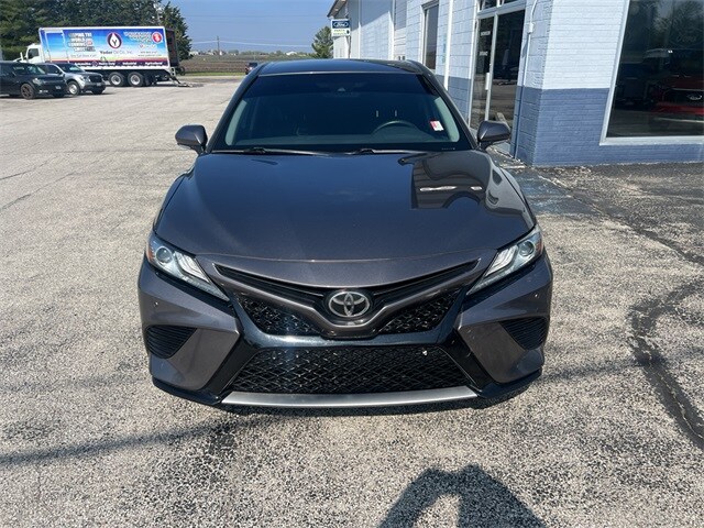 2018 Toyota Camry XSE photo 2