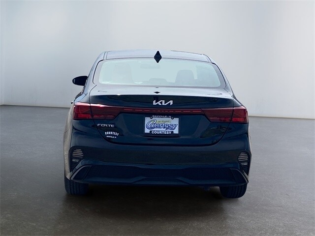 2022 Kia Forte LXS photo 4
