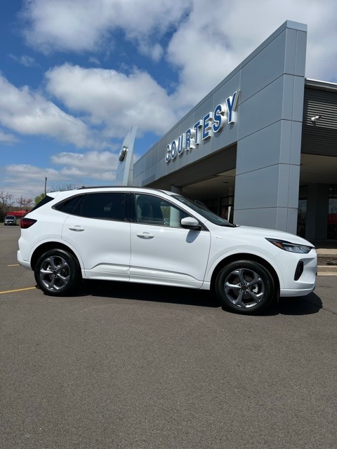 Used 2023 Ford Escape ST-Line Select with VIN 1FMCU9NA3PUA23603 for sale in Danville, IL