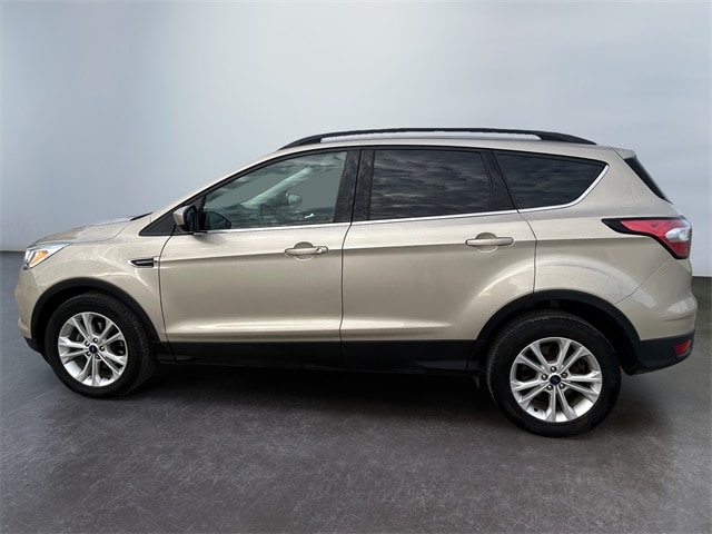 Used 2018 Ford Escape SE with VIN 1FMCU0GD7JUB64961 for sale in Danville, IL