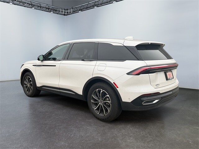 2024 Lincoln Nautilus Premiere photo 3