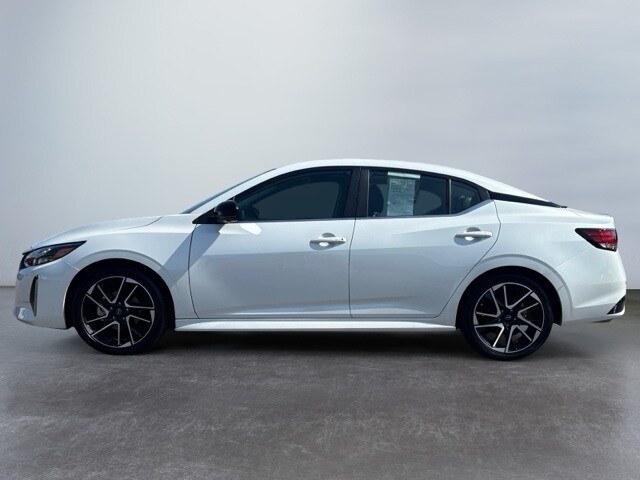 2024 Nissan Sentra SR photo 2