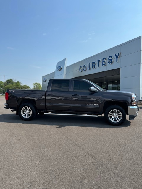 Used 2016 Chevrolet Silverado 1500 LT with VIN 3GCUKREC8GG205607 for sale in Danville, IL