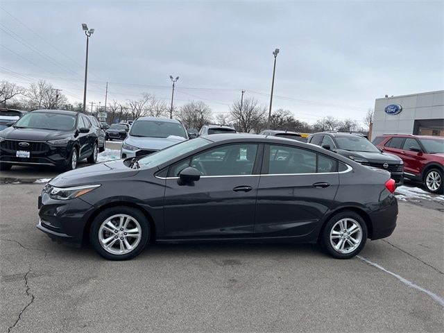 Used 2017 Chevrolet Cruze LT with VIN 1G1BE5SM0H7159457 for sale in Danville, IL