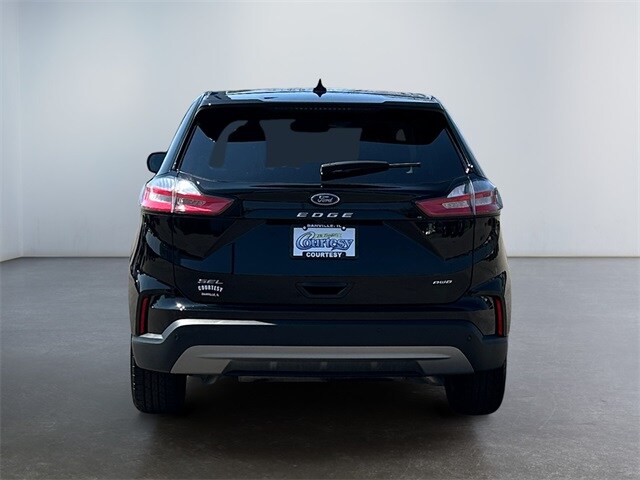 2023 Ford Edge SEL photo 4