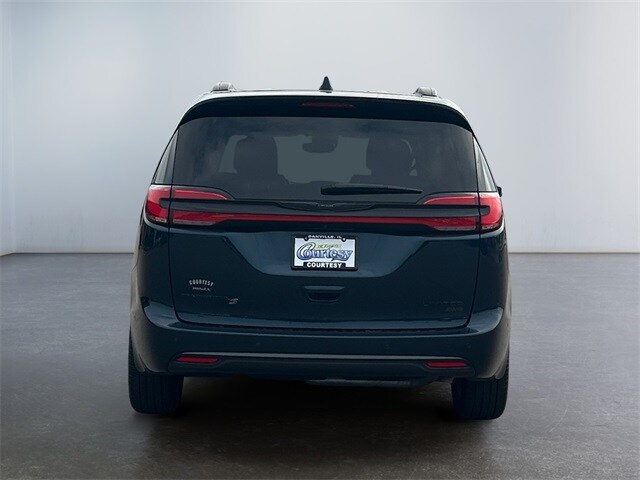 2022 Chrysler Pacifica Limited photo 4