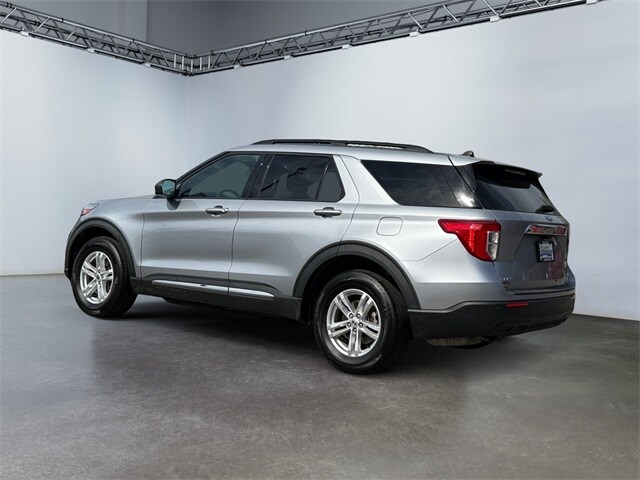 2022 Ford Explorer XLT photo 2