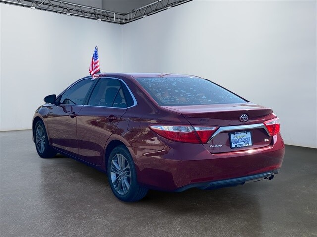 2017 Toyota Camry XLE photo 3