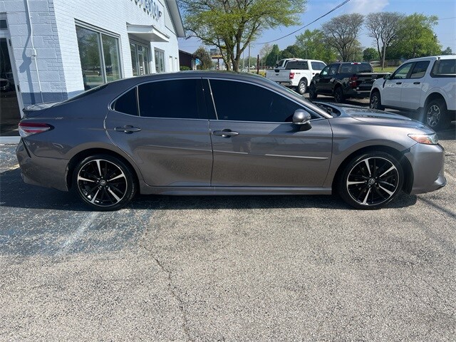 2018 Toyota Camry XSE photo 3