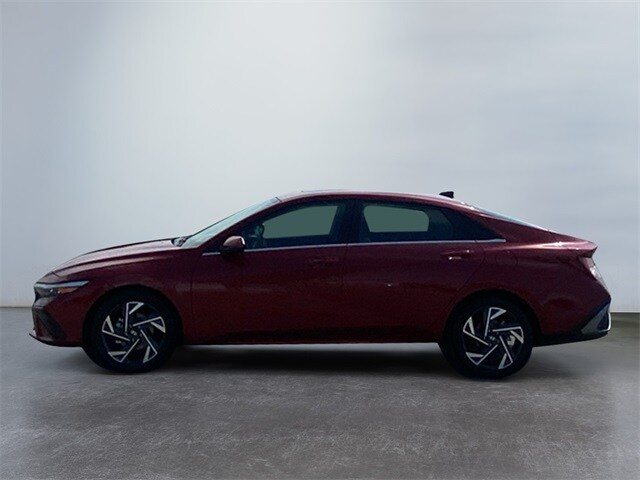 2024 Hyundai Elantra Limited photo 2