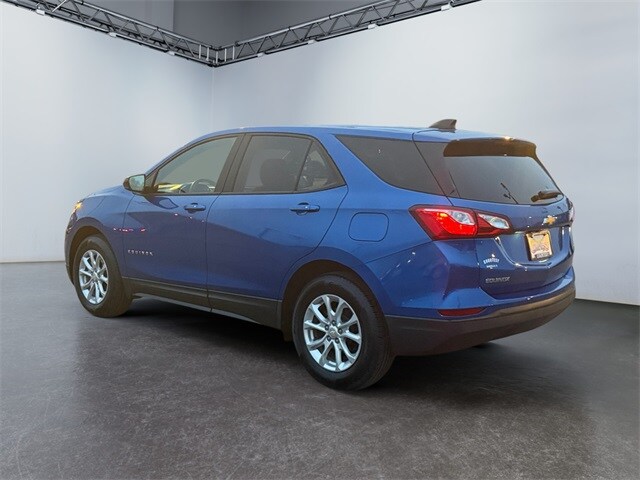 2019 Chevrolet Equinox LS photo 3