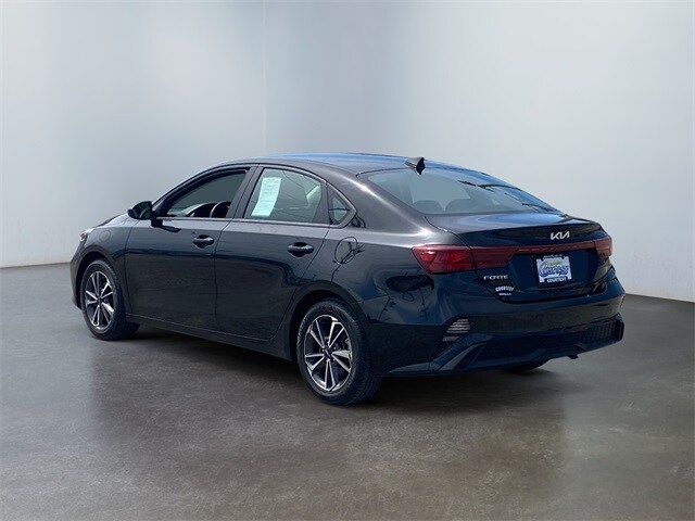 2022 Kia Forte LXS photo 3