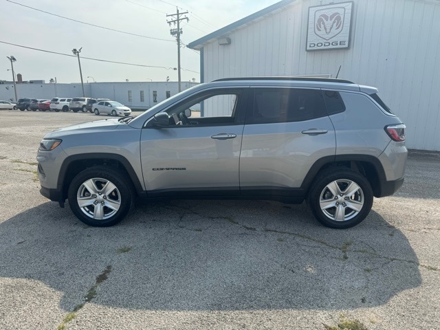 Used 2022 Jeep Compass Latitude with VIN 3C4NJDBB5NT105944 for sale in Danville, IL