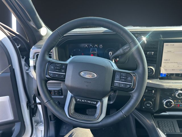 2025 Ford F-250 Super Duty Platinum - Photo 12