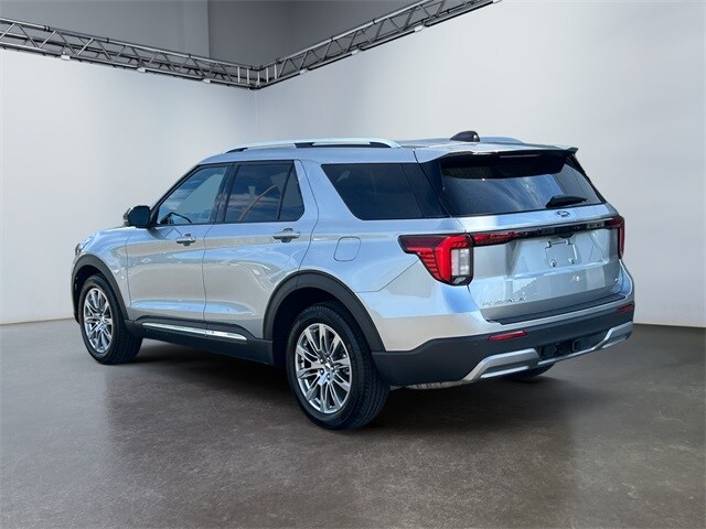 2025 Ford Explorer Platinum photo 3