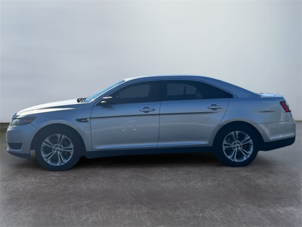 Used 2017 Ford Taurus SE Sedan