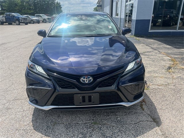 2021 Toyota Camry Hybrid XSE photo 2