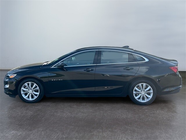 2024 Chevrolet Malibu 1LT photo 2