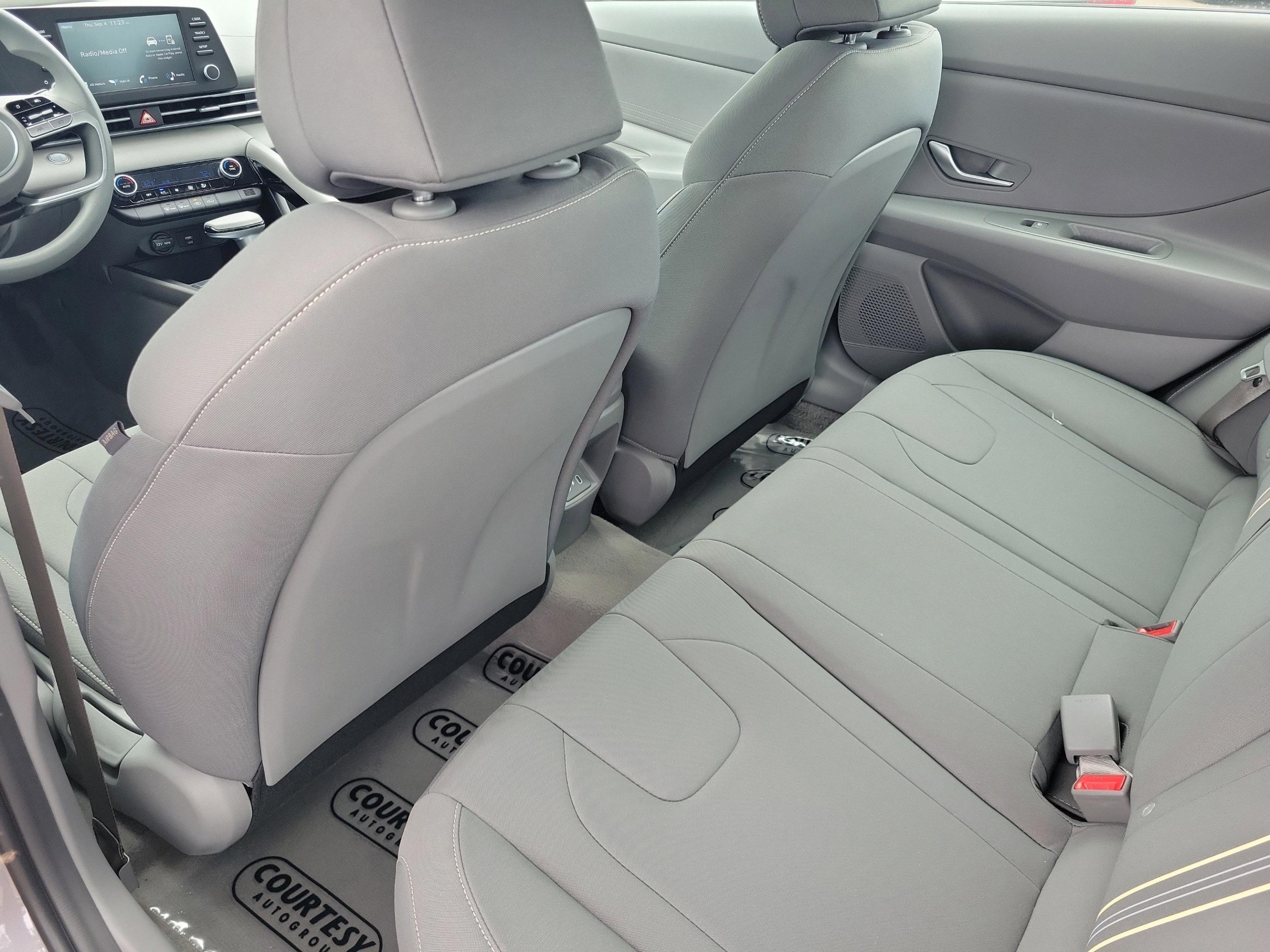 2025 Hyundai Elantra Blue - Photo 8