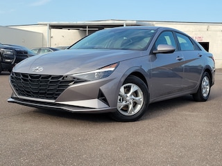 2023 Hyundai Elantra SE Sedan