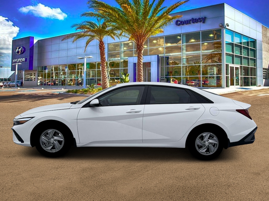 New 2026 Hyundai Elantra SE Sedan