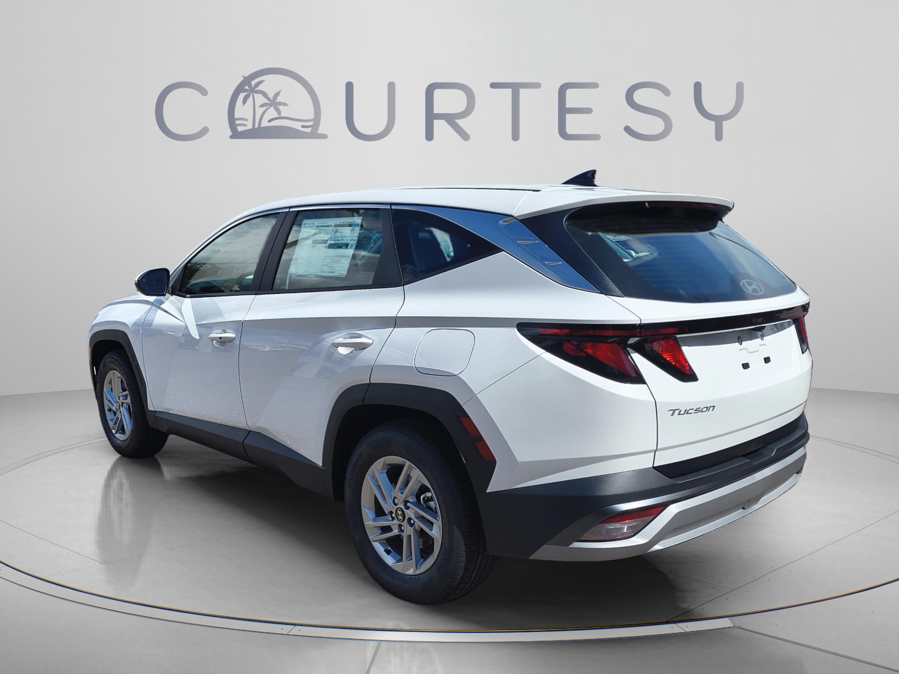 New 2026 Hyundai Tucson SE FWD SUV