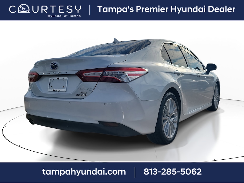 Used 2018 Toyota Camry Hybrid XLE Sedan