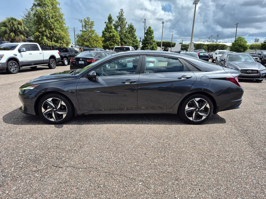 Used 2023 Hyundai Elantra SEL Sedan