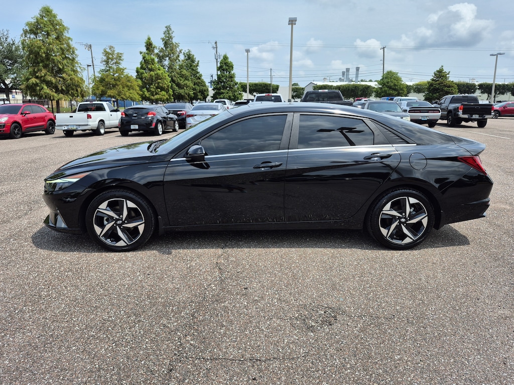 Certified 2023 Hyundai Elantra HEV Limited Sedan