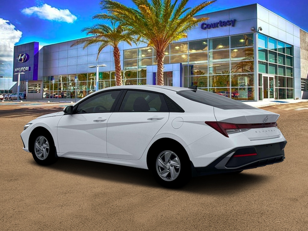 New 2026 Hyundai Elantra SE Sedan