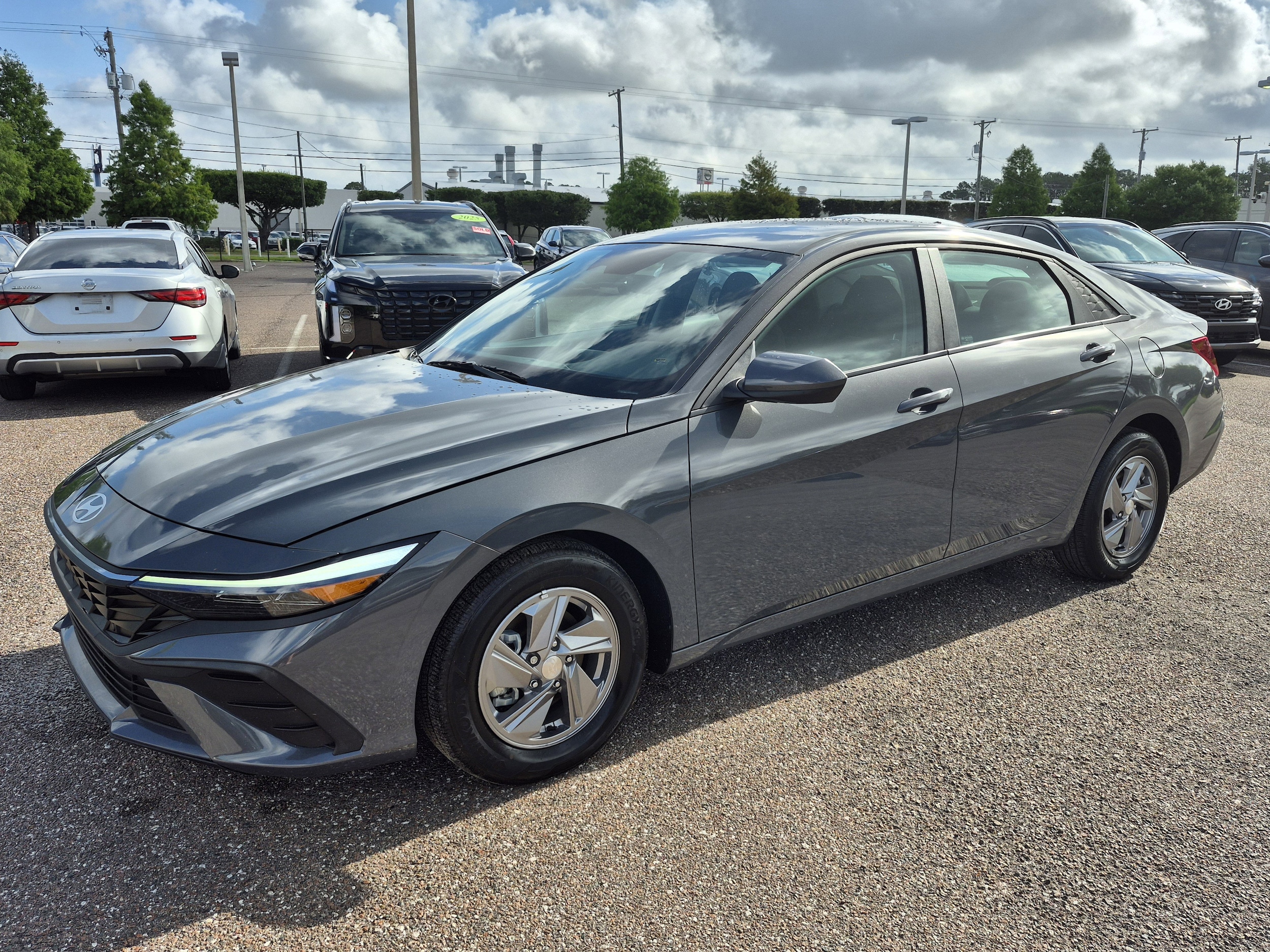 2025 Hyundai Elantra 2.0 SE IVT's photo