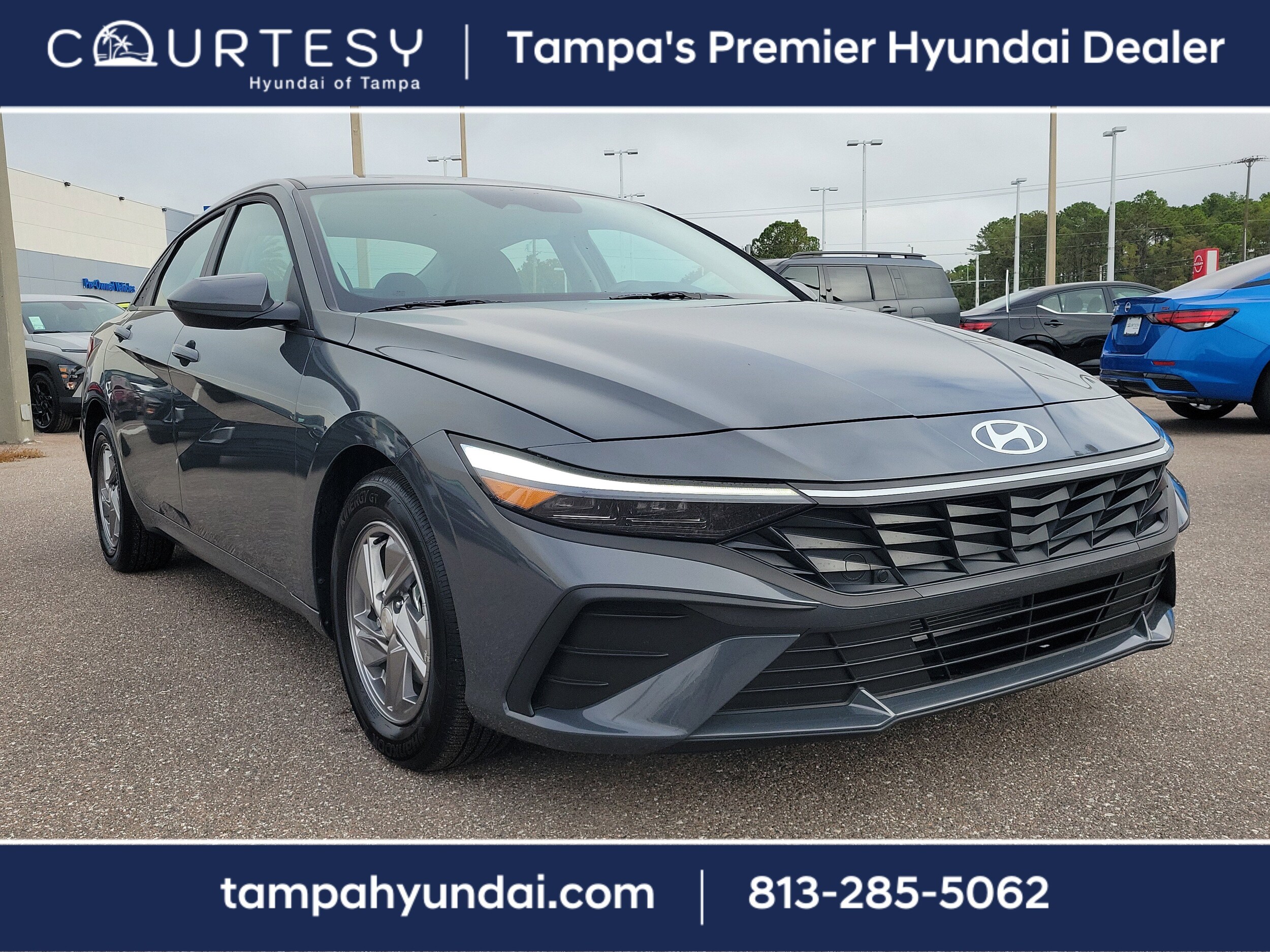 2025 Hyundai Elantra SE photo 2