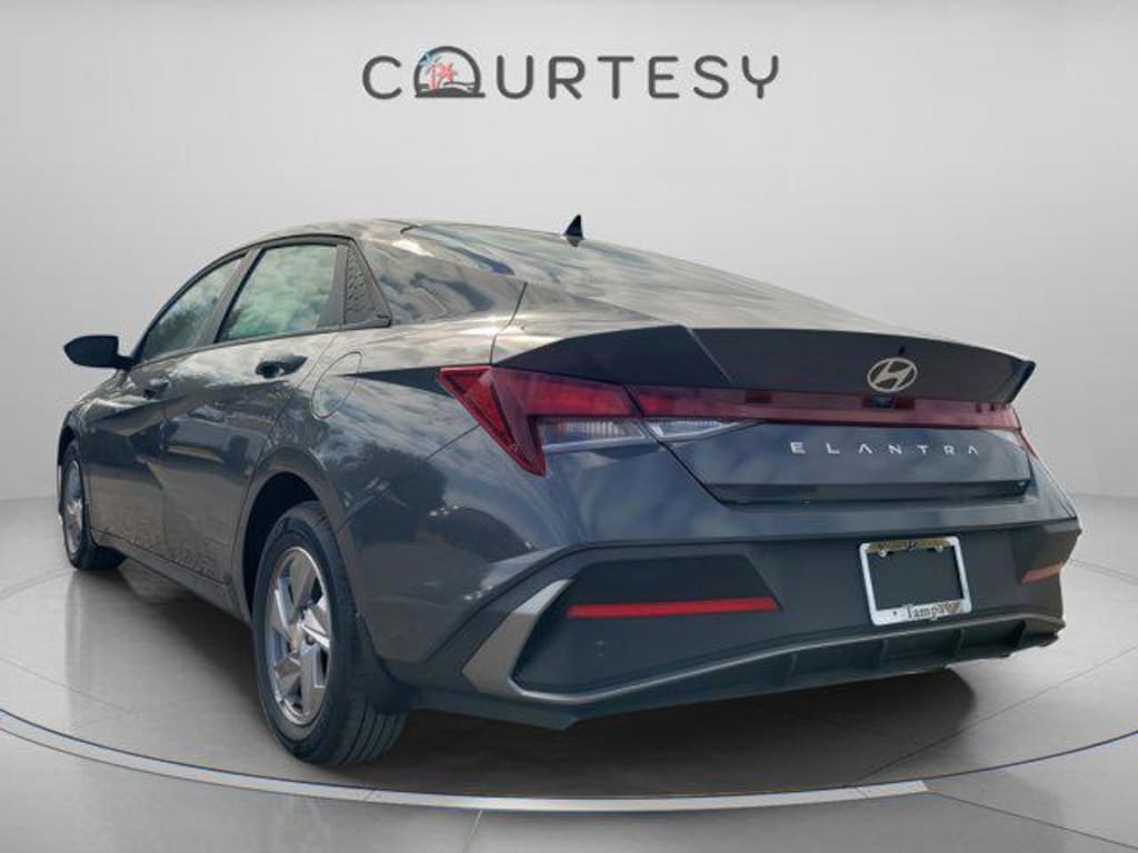 New 2026 Hyundai Elantra SE Sedan