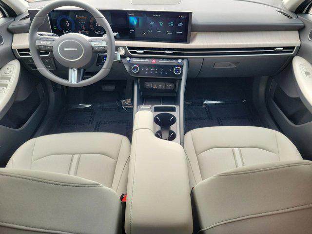 2025 Hyundai Sonata Hybrid SEL - Photo 10