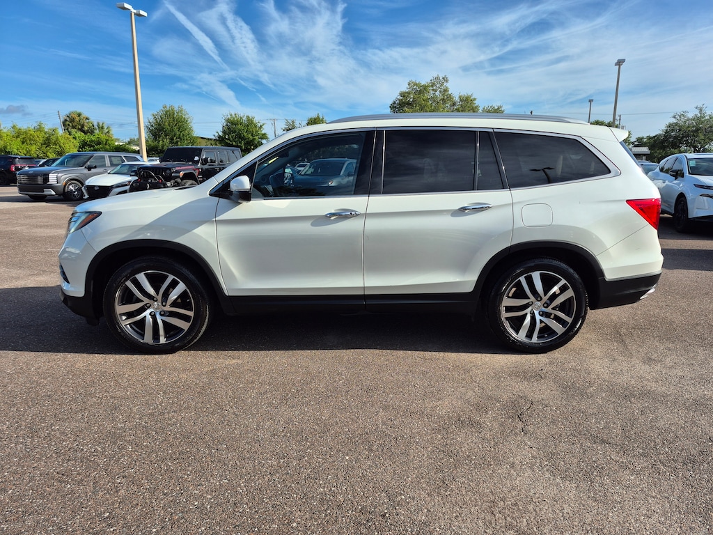 Used 2017 Honda Pilot Touring FWD SUV