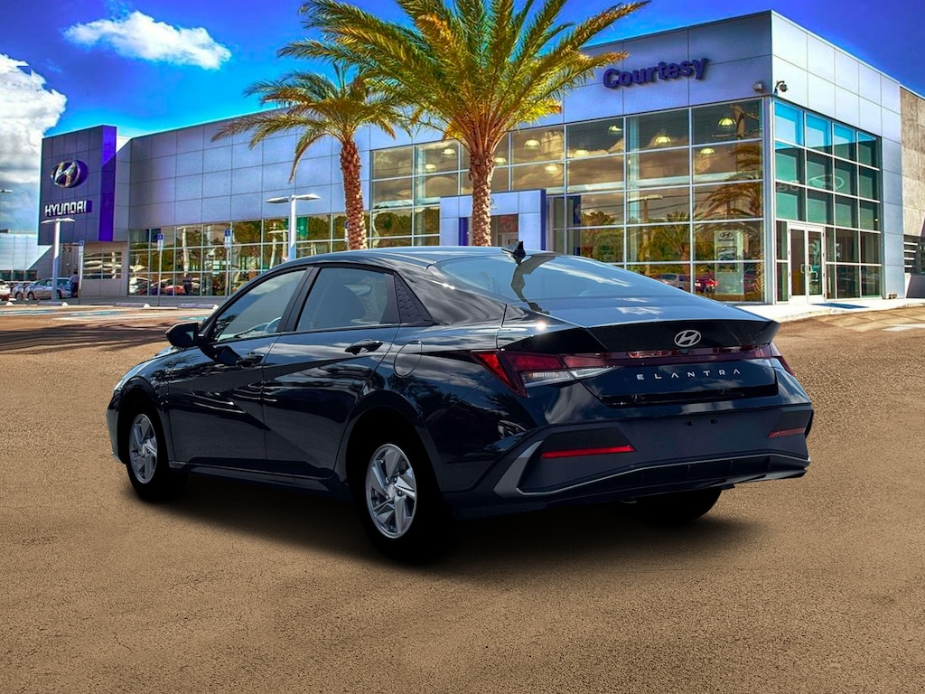 New 2026 Hyundai Elantra SE Sedan
