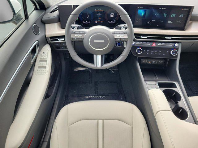 2025 Hyundai Sonata Hybrid SEL - Photo 11