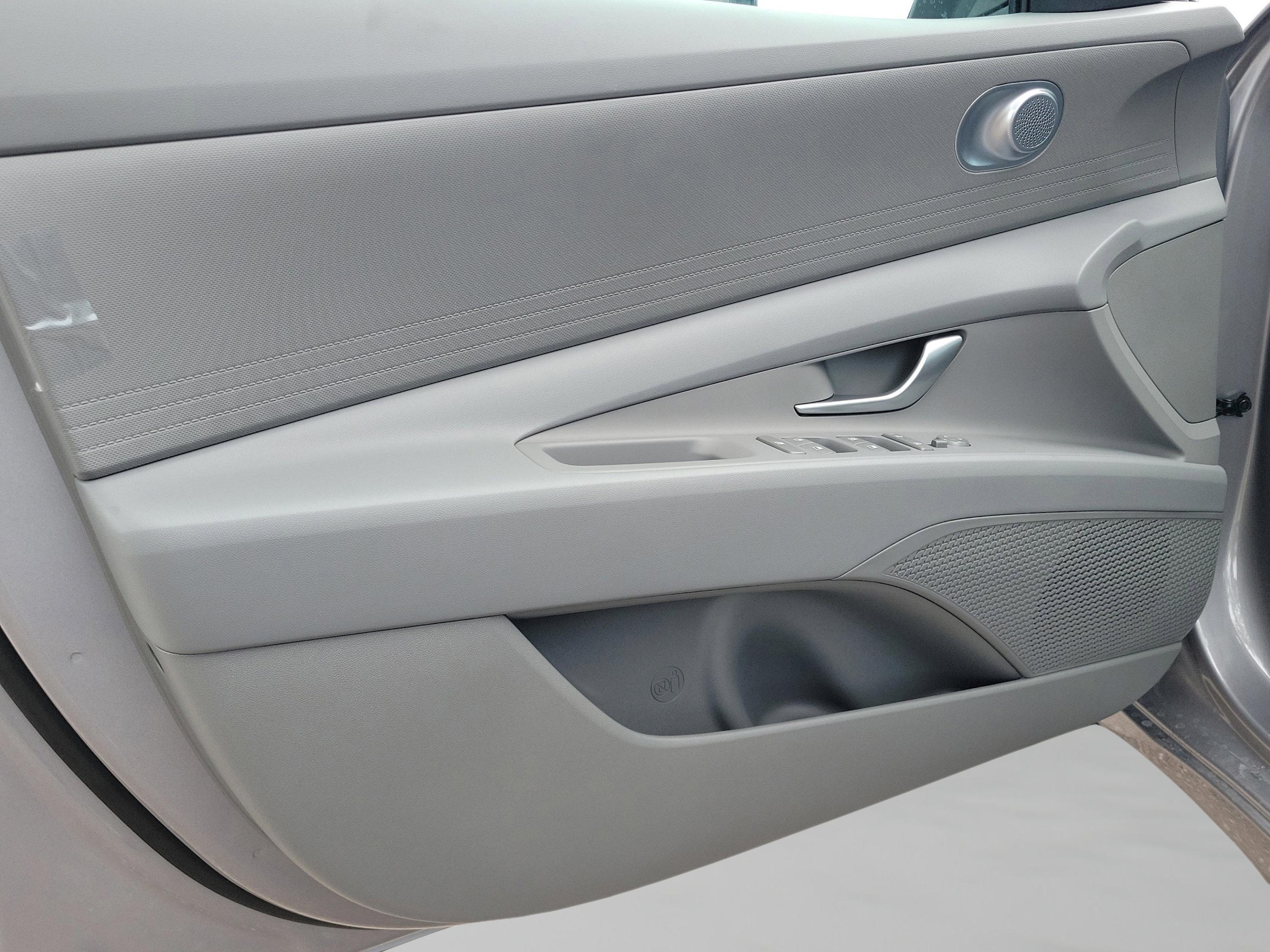 2025 Hyundai Elantra Blue - Photo 28