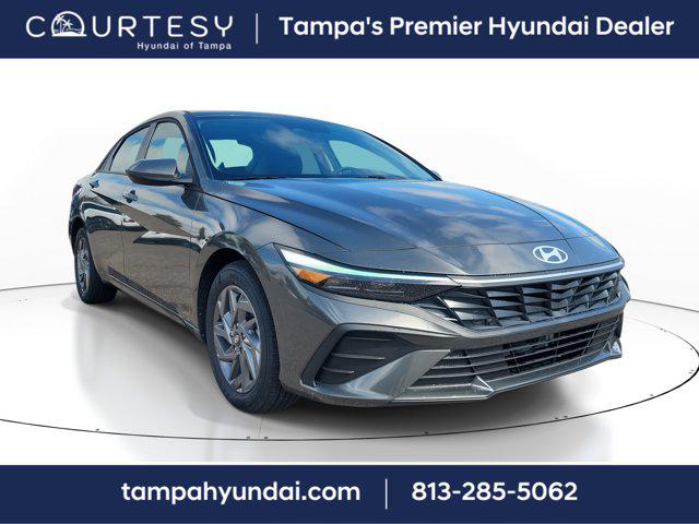 2026 Hyundai Elantra Hybrid Blue photo 2