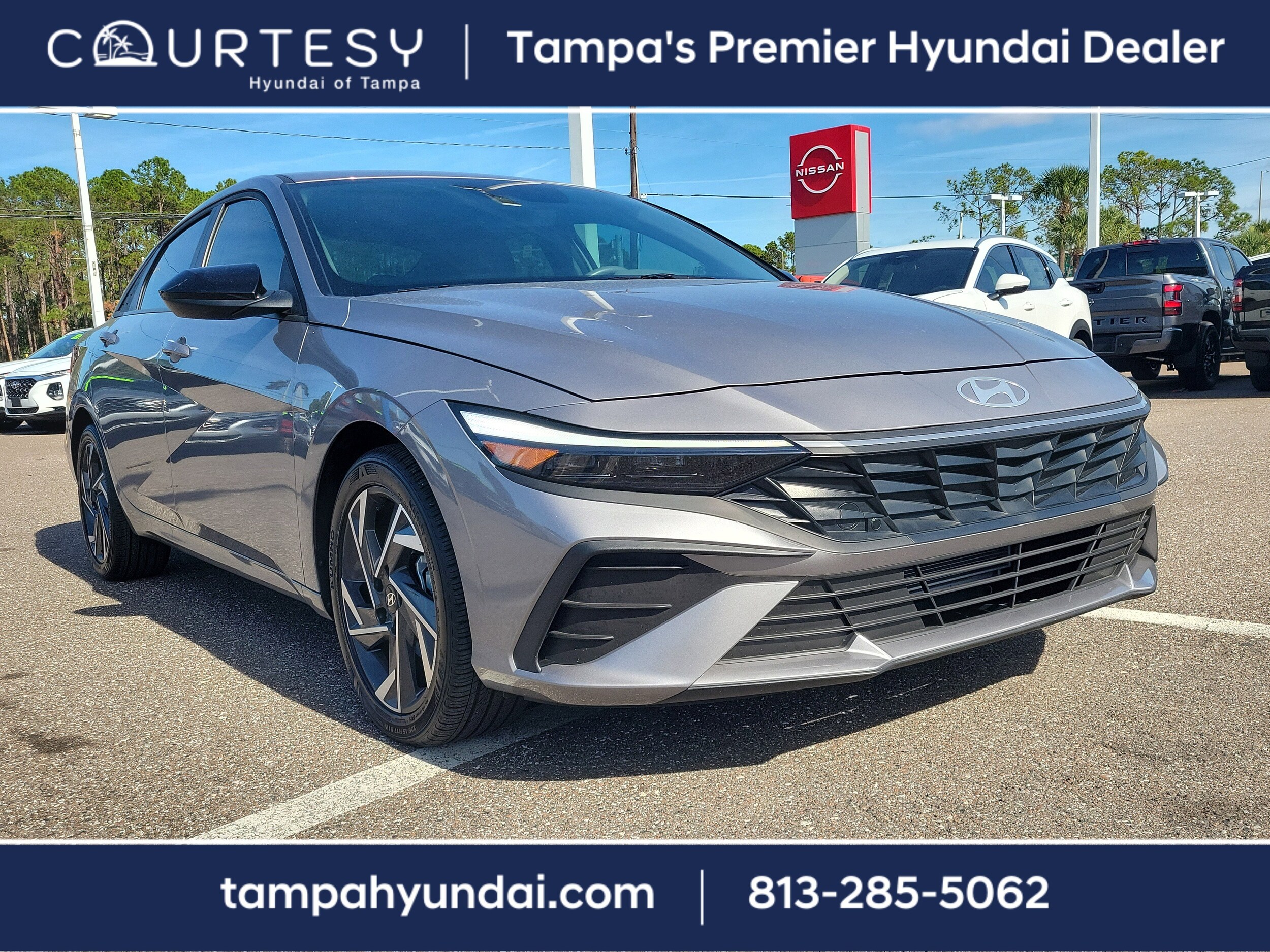 2025 Hyundai Elantra SEL Sport photo 2