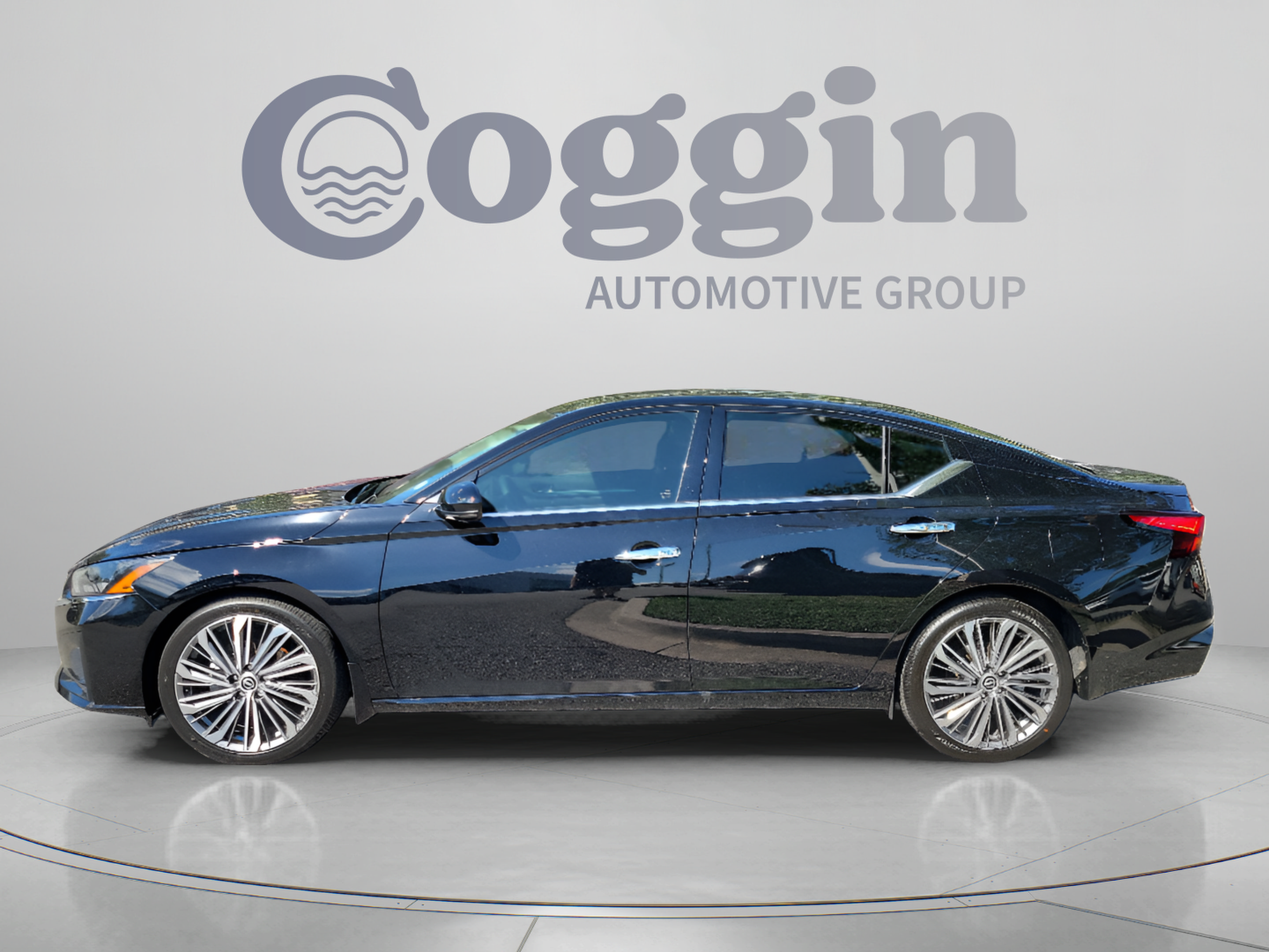 Used 2025 Nissan Altima SL Sedan