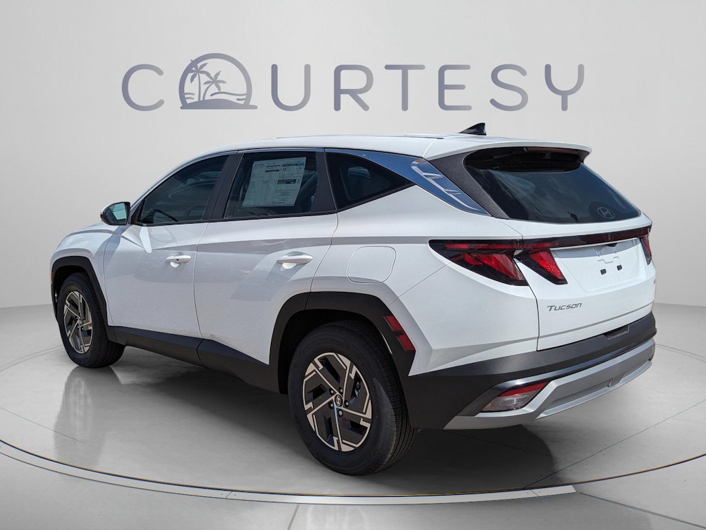 New 2026 Hyundai Tucson Hybrid SE SUV