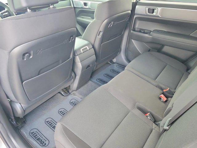 2026 Hyundai Santa Fe SE - Photo 9